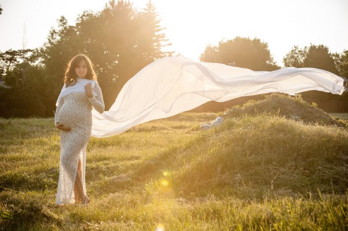 Maternity : In the wind -, KW: Mother