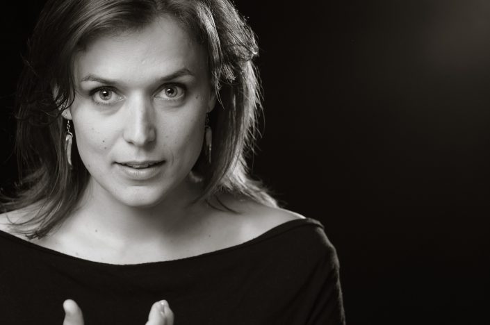 Casting : Catherine "Gazelle" LeSaunier -, KW: Artiste, FondNoir, Musicien, Noir & Blanc