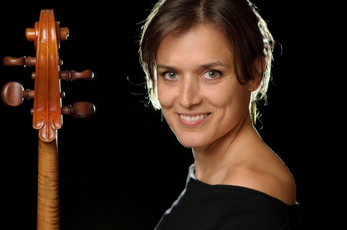 Casting : Catherine "Gazelle" LeSaunier -, KW: Artiste, FondNoir, Musicien