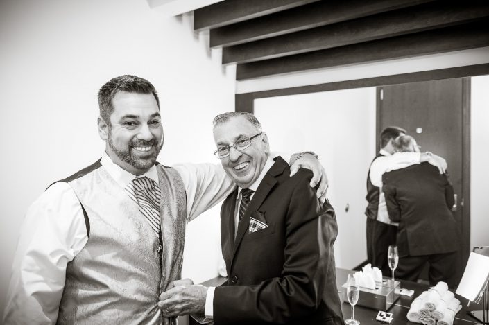 Mariage : Nous sommes fiston pour la vie -, KW: 1-Préparation, Marié