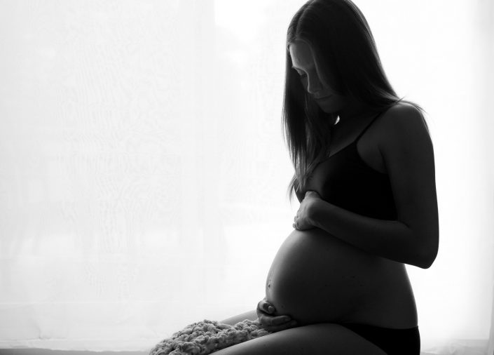 Maternity: Silhouette at the door -, KW: Belly
