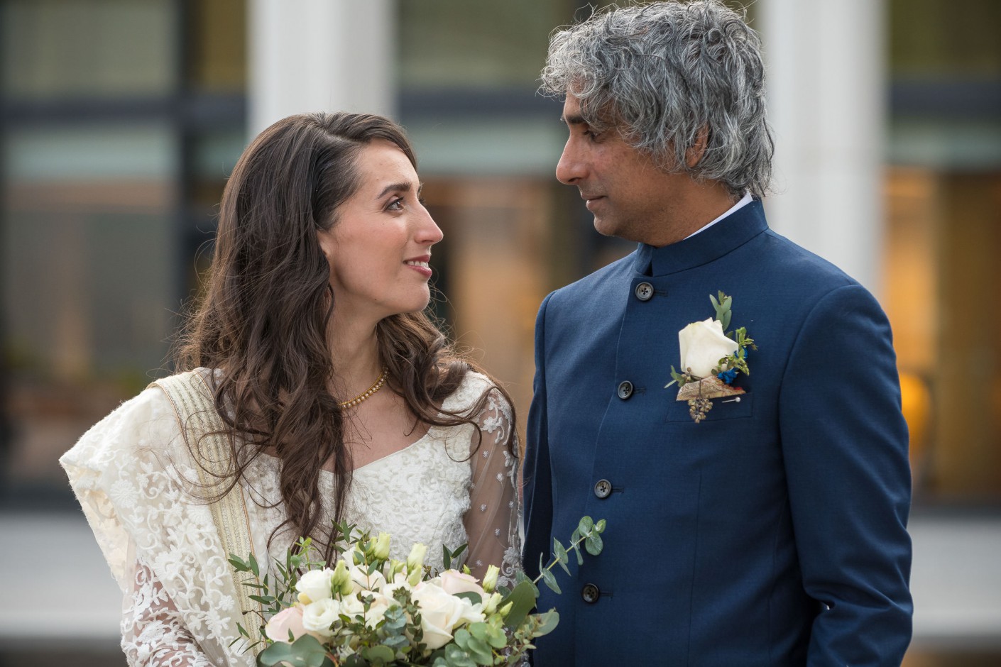 Mariage : Regards aimantés